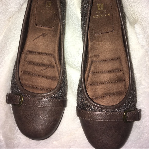8.5 Juniors brown ballet flat - Picture 2 of 4